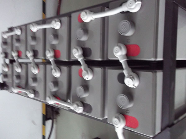 電力蓄電池監(jiān)測維護