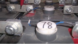 對(duì)多組蓄電池進(jìn)行在線監(jiān)控管理系統(tǒng)的解決方案！